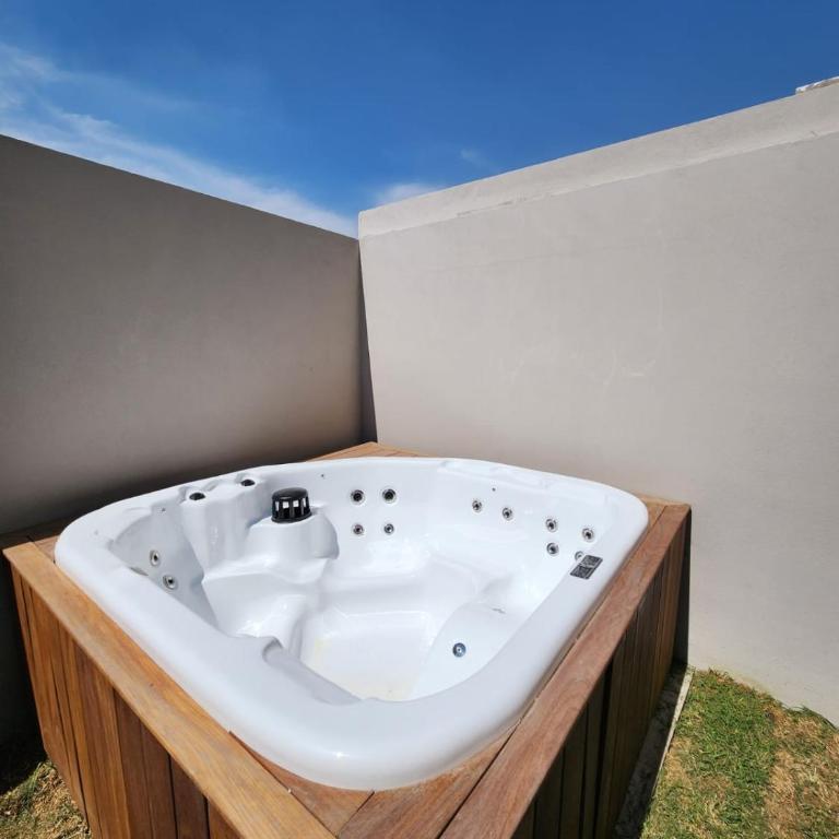 Casa de Lujo con Jacuzzi - Three-Bedroom House - 9