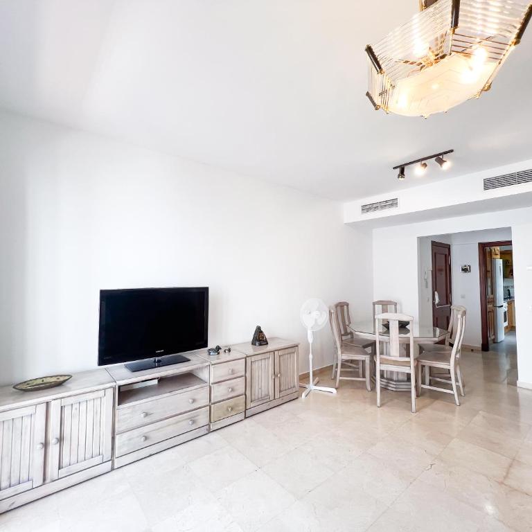 Family Holiday Apartment in Estepona - Apartamento de 3 dormitorios - 10