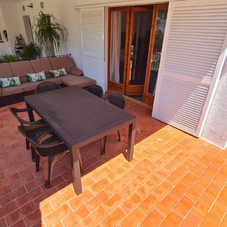 Apartament Santa Margarida - Three-Bedroom Apartment - 8