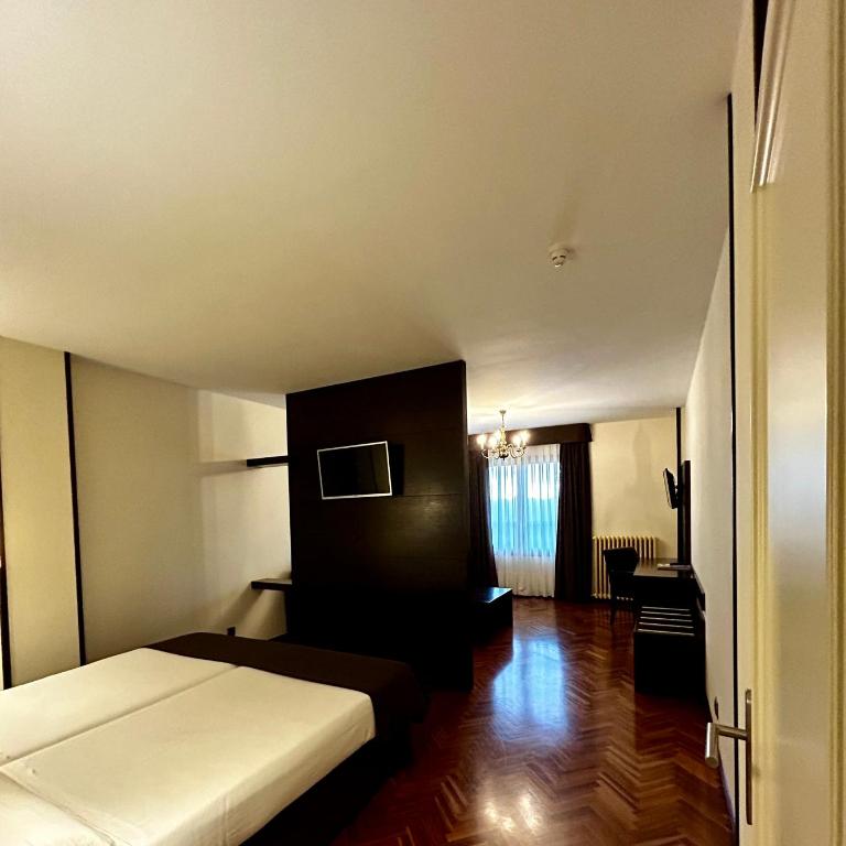 Hotel-Apartamentos La Arquera - Family Room - 24
