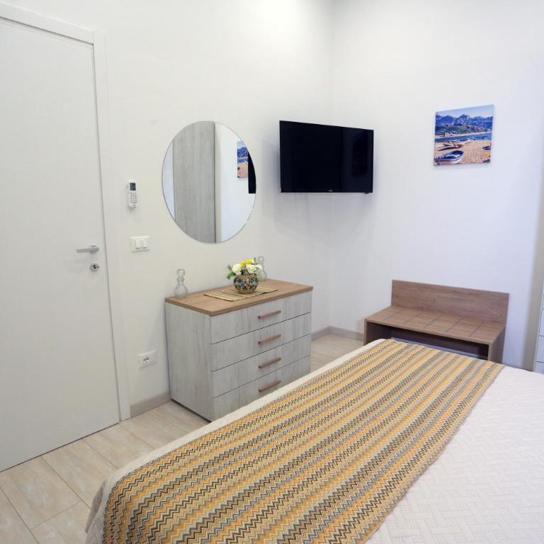 THEOS Holidays Apartments - One-Bedroom Apartment with Balcony - 13