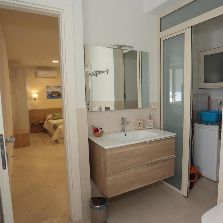THEOS Holidays Apartments - Penthouse Apartment - 20