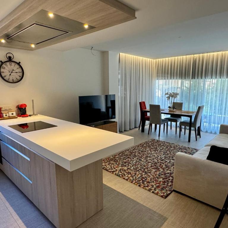 Modern Holiday Apartments - Apartamento de 2 dormitorios con vistas a la piscina - 5
