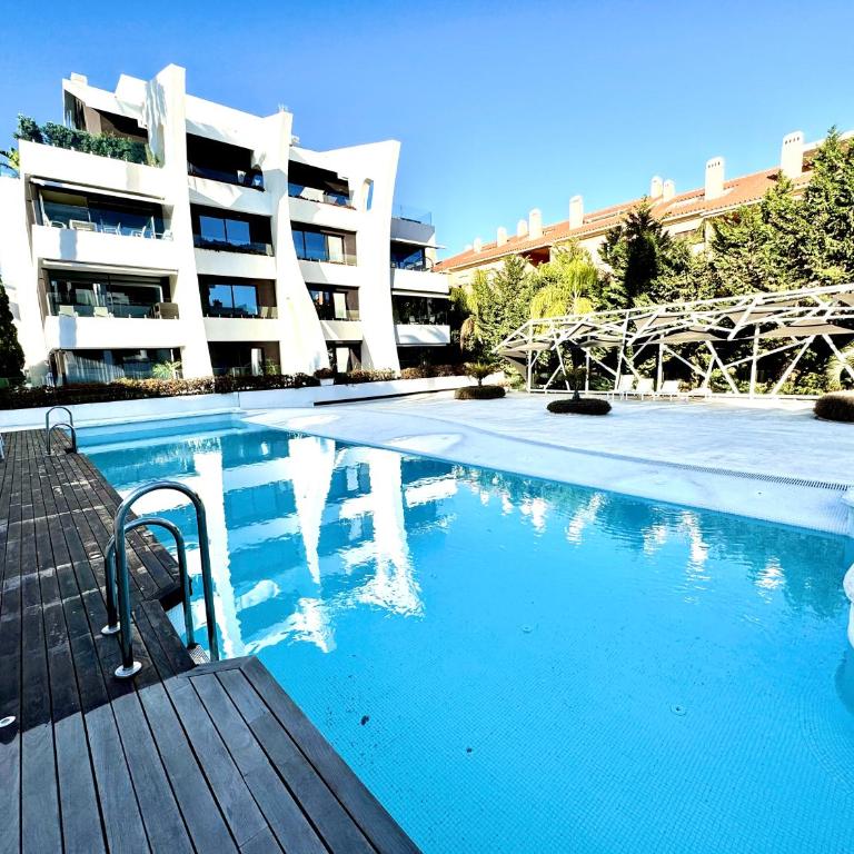 Modern Holiday Apartments - Apartamento de 2 dormitorios con vistas a la piscina - 1