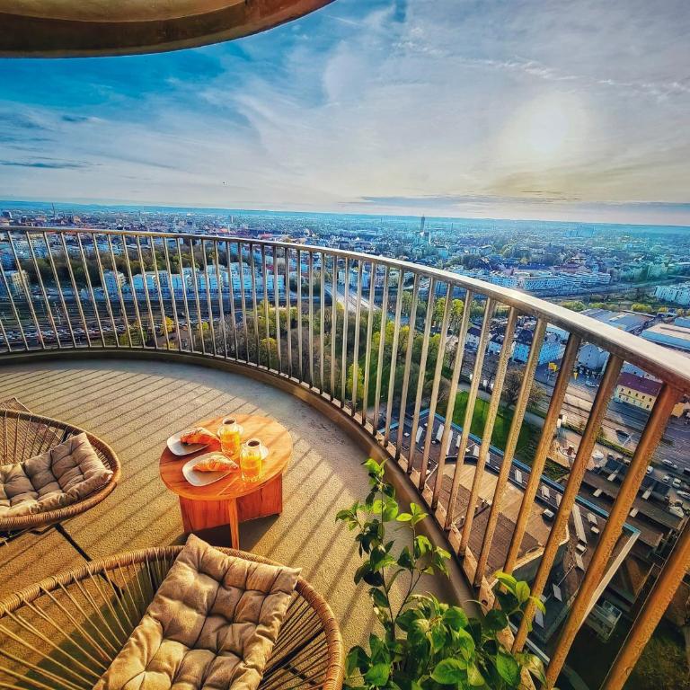 Apartment in der 30. Etage, Tolle Aussicht, Zentral - Apartamento de 1 dormitorio - 1