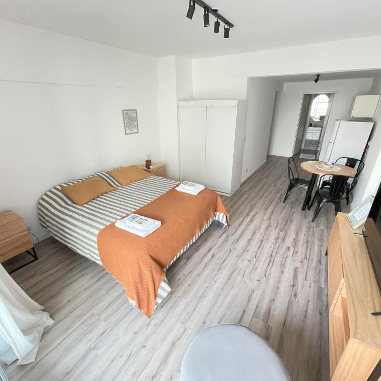 StayHub Departamento luminoso colegiales-Belgrano cama matrimonial - One-Bedroom Apartment - 2