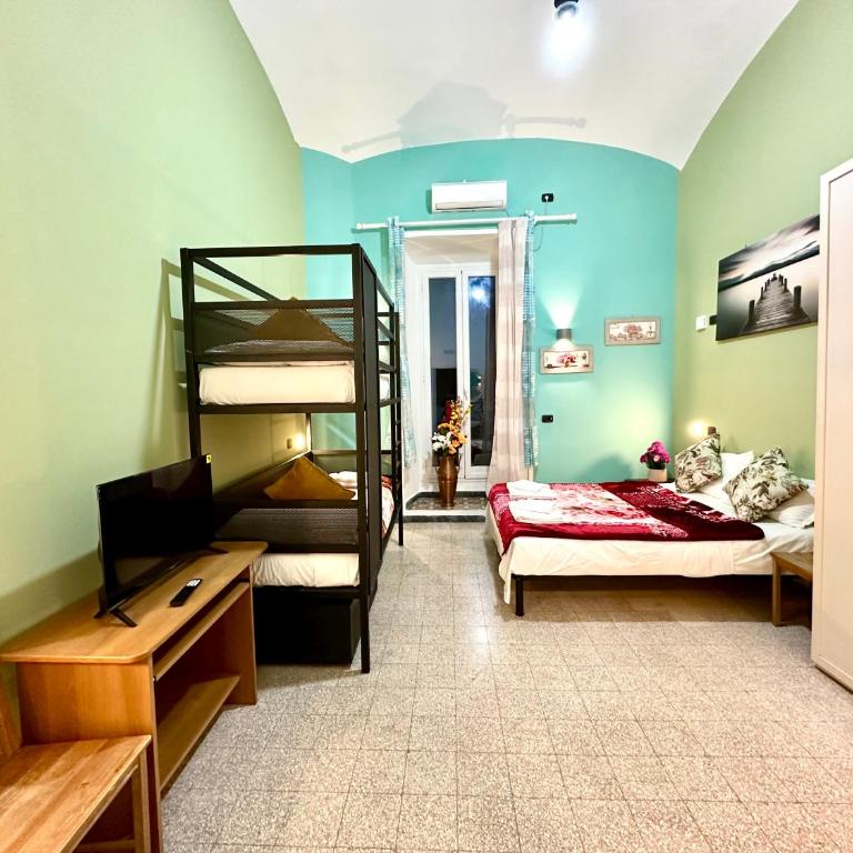 B&B Termini Colosseo Suite - Camera Quadrupla con Balcone - 2