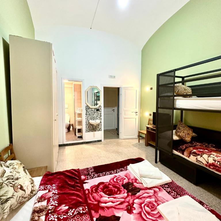 B&B Termini Colosseo Suite - Camera Quadrupla con Balcone - 7