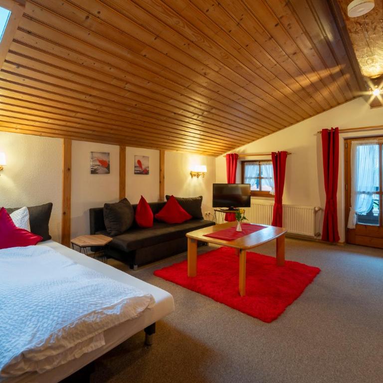 Gästehaus beim Schneidersepp inkl. Chiemgaukarte - Dreibettzimmer - 4