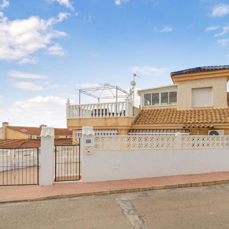 Amazing Home In Ciudad Quesada With Wifi - Casa Vacacional de 3 dormitorios - 1