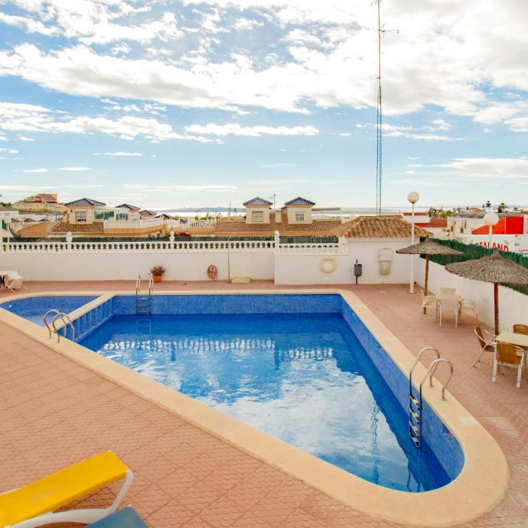 Amazing Home In Ciudad Quesada With Wifi - Casa Vacacional de 3 dormitorios - 2