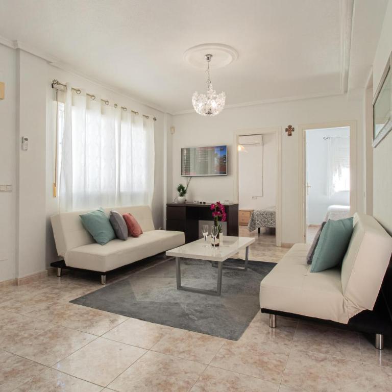 Amazing Home In Ciudad Quesada With Wifi - Casa Vacacional de 3 dormitorios - 4