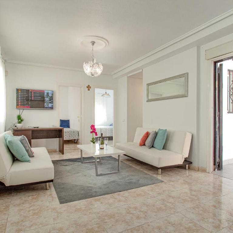 Amazing Home In Ciudad Quesada With Wifi - Casa Vacacional de 3 dormitorios - 16
