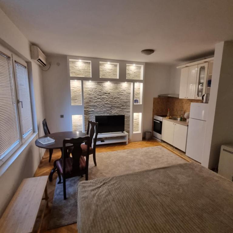 Modern apartment - quiet street - Apartman sa 1 Spavaćom Sobom - 3