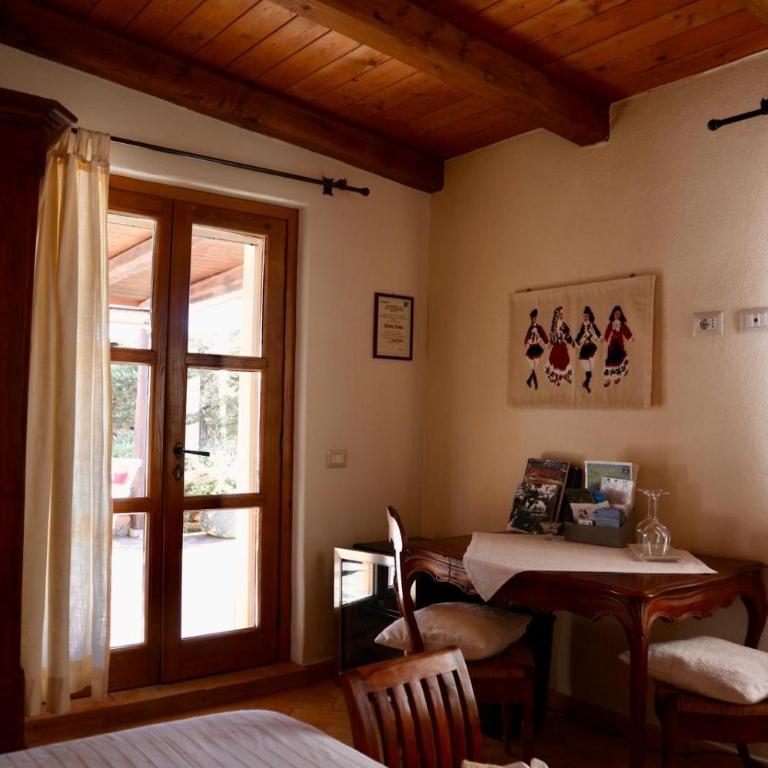 Monte Atena B&B di Charme - Camera Matrimoniale con Vista Giardino - 8
