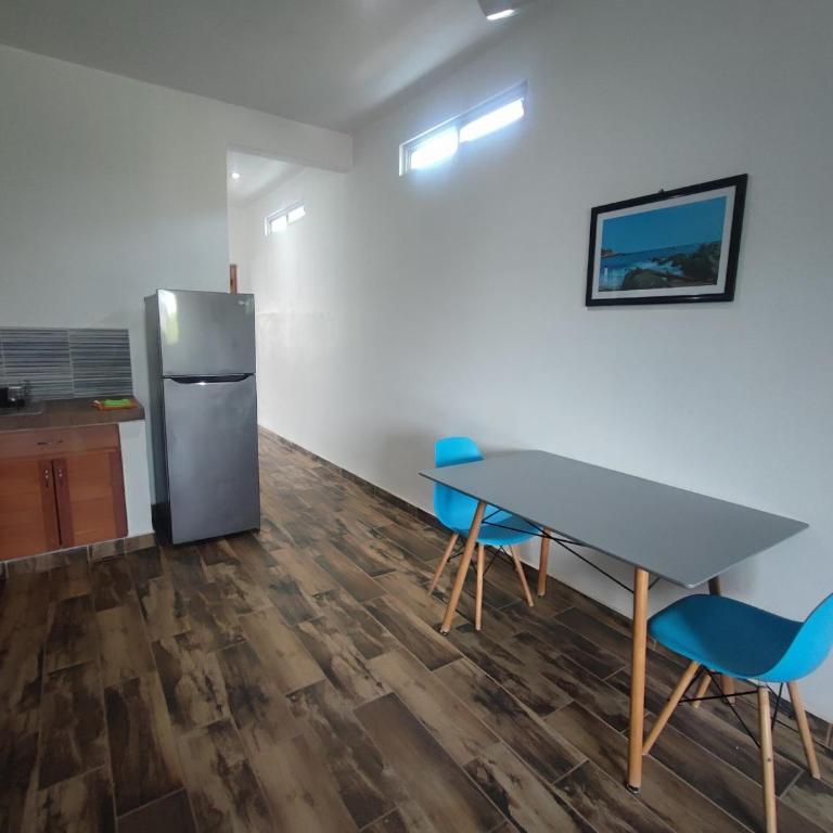 Adelfa Suites - King Apartment with Terrace - 13
