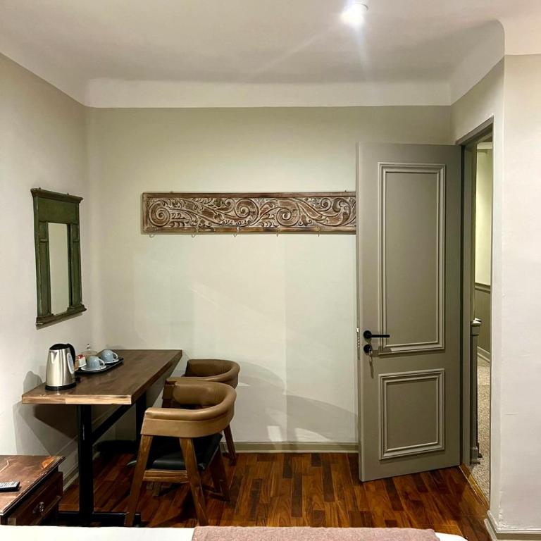 Hotel Montes Central - Habitación Doble Superior - 12