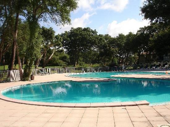 Maison les pieds dans l'eau, piscine et plage à pieds - Three-Bedroom House - 14