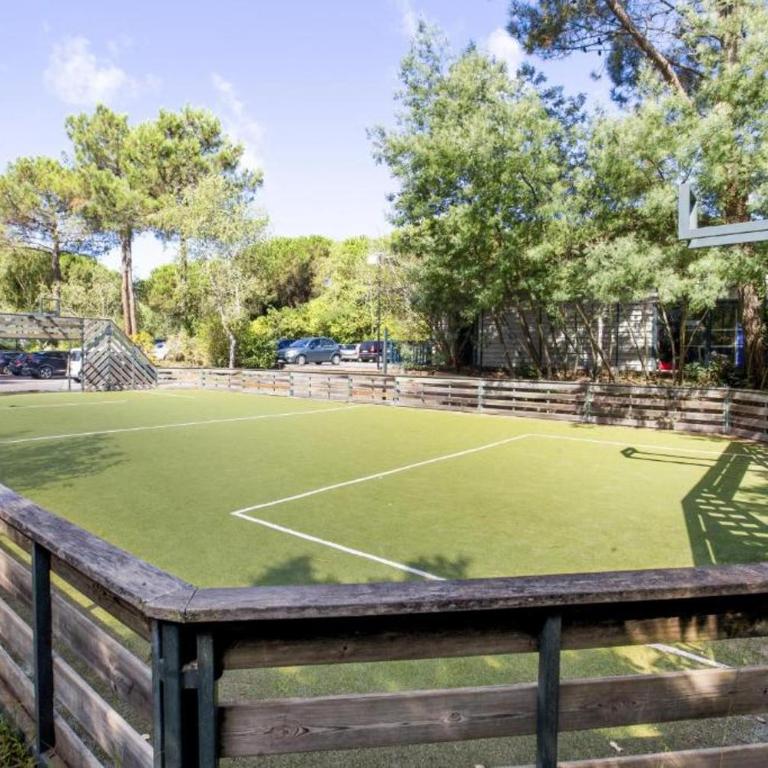 Maison les pieds dans l'eau, piscine et plage à pieds - Three-Bedroom House - 18