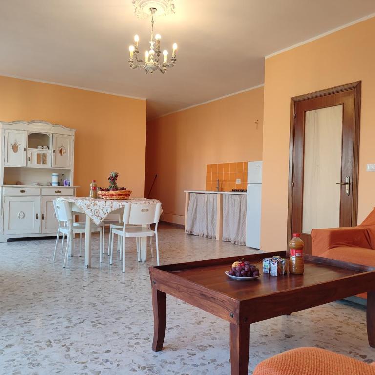 In vacanza da Rita - Appartamento con 2 Camere da Letto e Balcone - 10