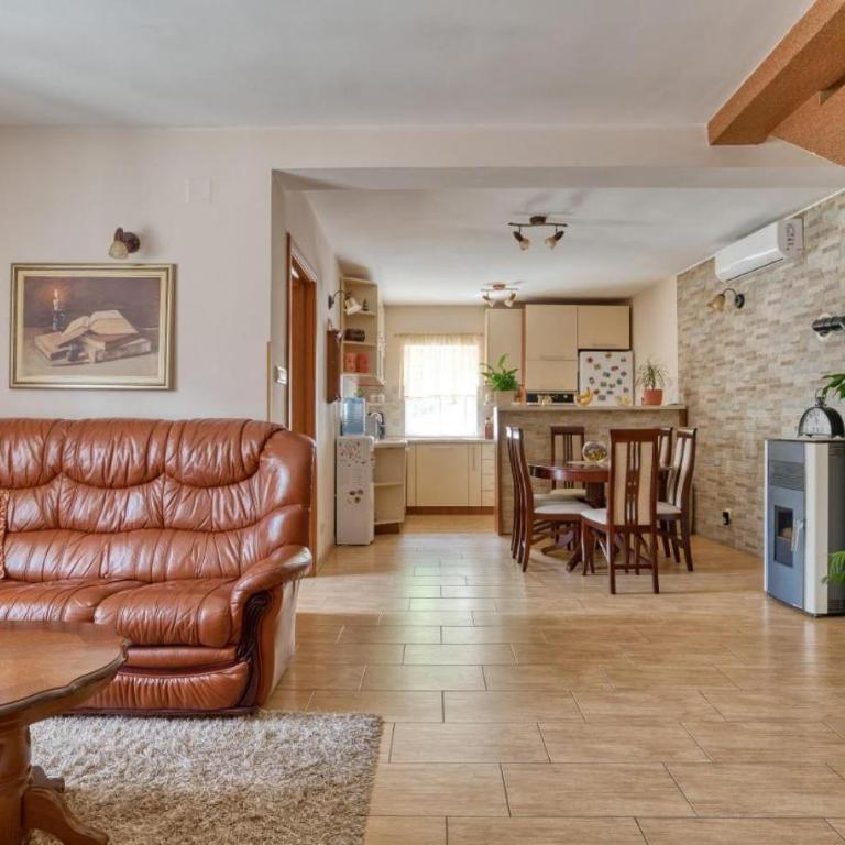 Underhill Royal View - Two-Bedroom House - 2