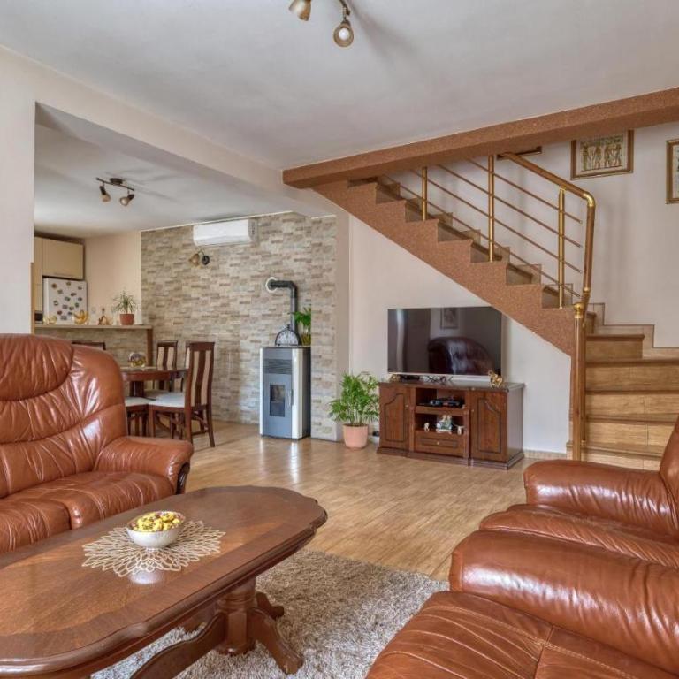 Underhill Royal View - Two-Bedroom House - 3