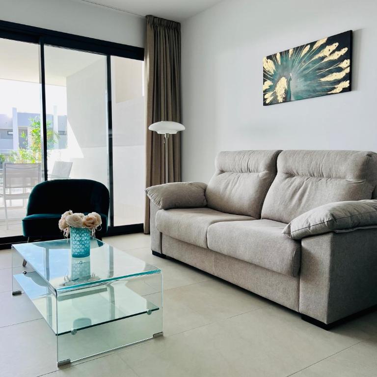 Logement moderne et cosy avec piscine, jacuzzi, salle de sport et billard - Two-Bedroom Apartment with Terrace and Sea View - 16
