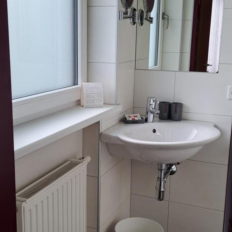 Gästehaus Steger - Doppel-/Zweibettzimmer ohne Balkon - 6