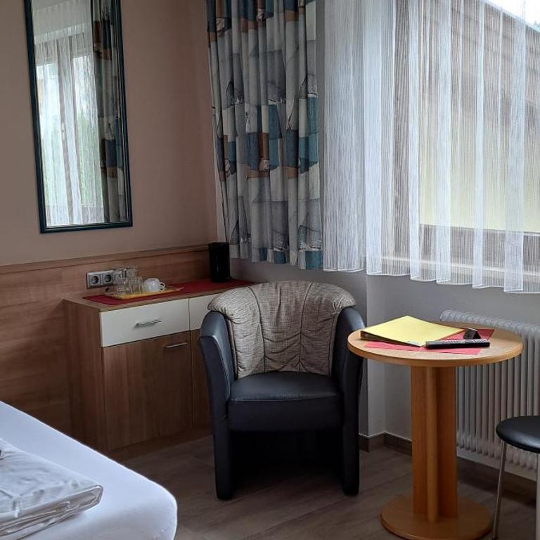Gästehaus Steger - Doppel-/Zweibettzimmer ohne Balkon - 2