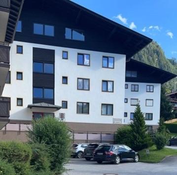 Ski Dome Apartments-Apartment VIVA & Heaven Holiday Chalet - Summercard included - One-Bedroom Apartment with Terrace - separate building Eßreithweg - 6