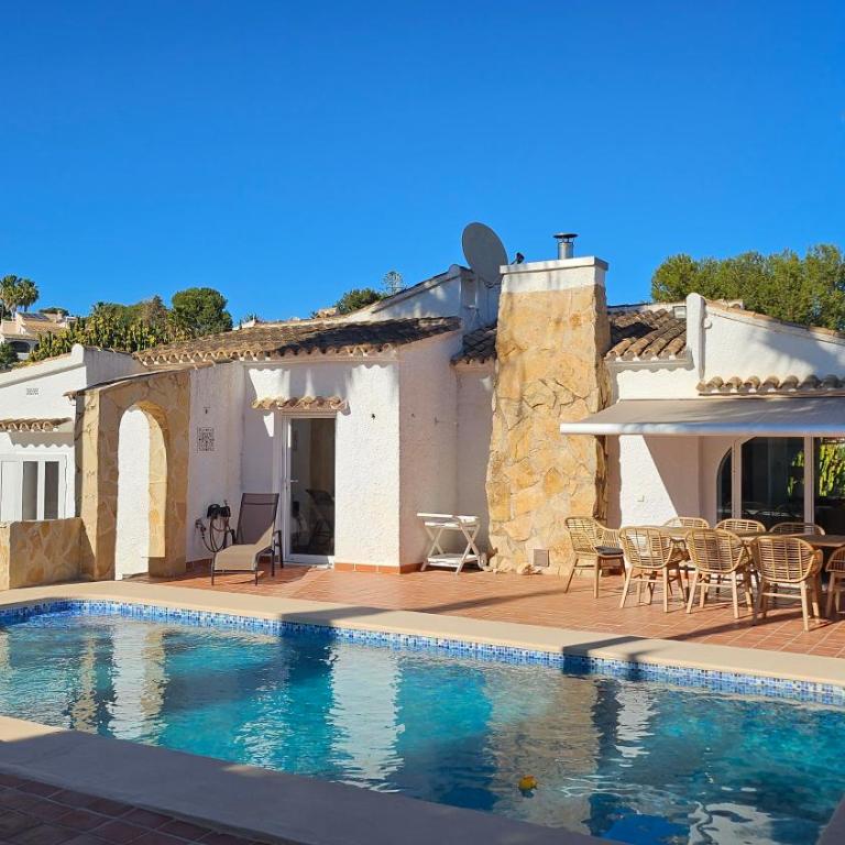 Villa las palmeras - Three-Bedroom Villa - 2