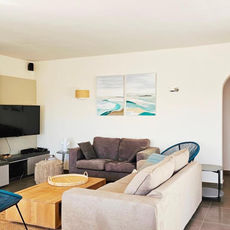 Villa las palmeras - Three-Bedroom Villa - 14