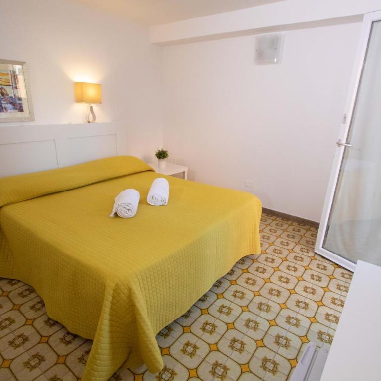 Le Torrette Rooms and Apartments - Camera Matrimoniale con Patio - 7