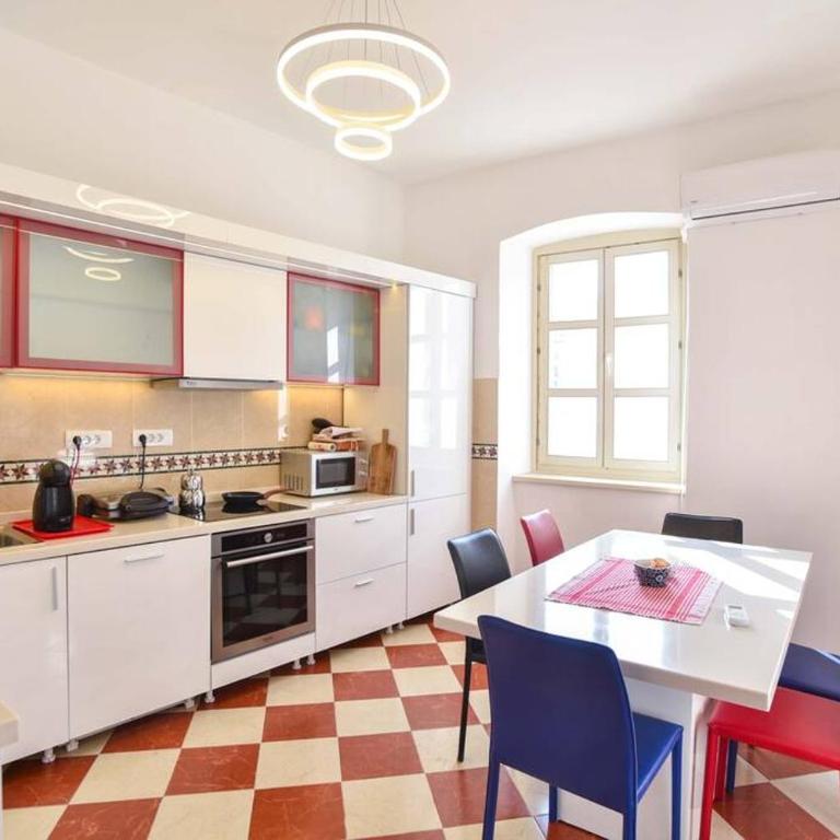 PERFECT OLD TOWN SPOT in Budva - Apartman sa 3 Spavaće Sobe - 3