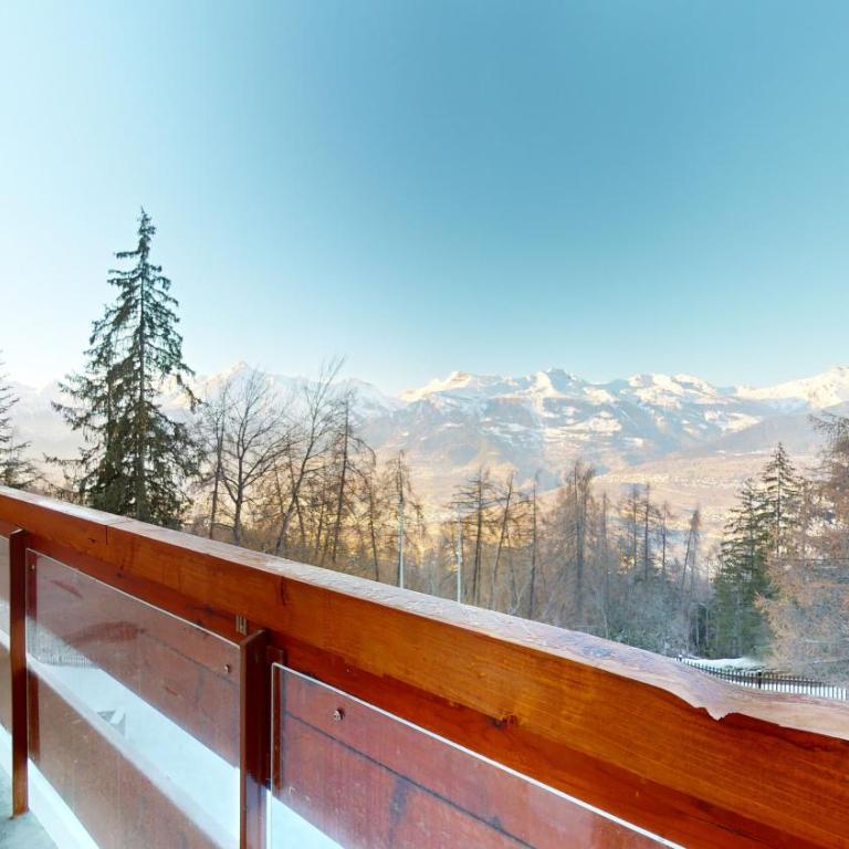 Chalet de l Ours VUE & NATURE Appart Pregny 8 pers - Apartment mit Balkon - 11