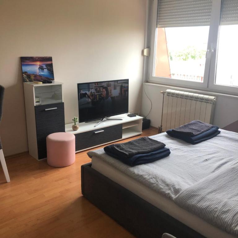 City sunset studio - One-Bedroom Apartment - 5