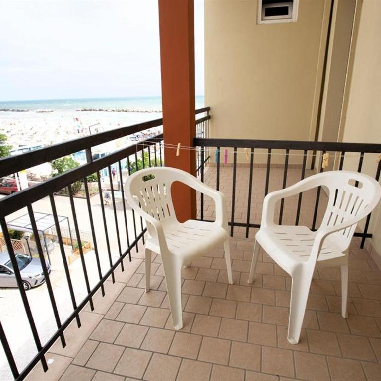Hotel Ideale Mare - Camera Matrimoniale/Doppia con Letti Singoli con Vista Mare Laterale - 1