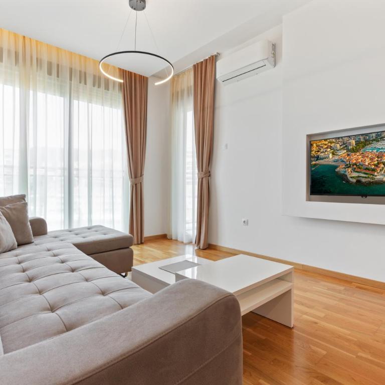 ID LUX APARTMENTS - One-Bedroom Apartment - 6