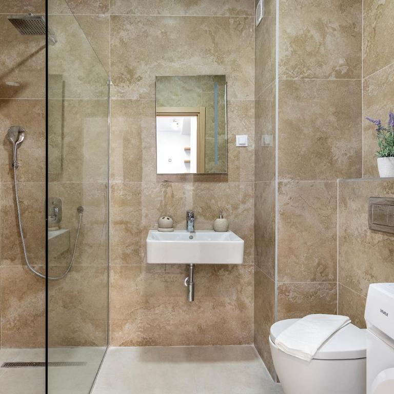 ID LUX APARTMENTS - One-Bedroom Apartment - 14