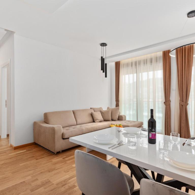 ID LUX APARTMENTS - Two-Bedroom Apartment - 10