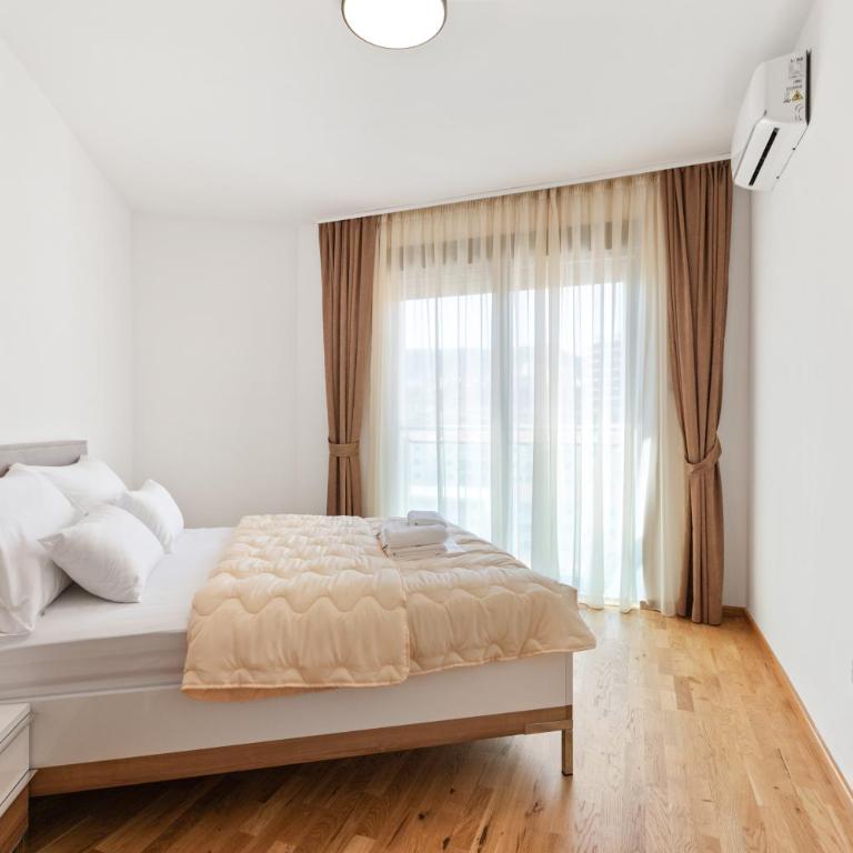 ID LUX APARTMENTS - Two-Bedroom Apartment - 12