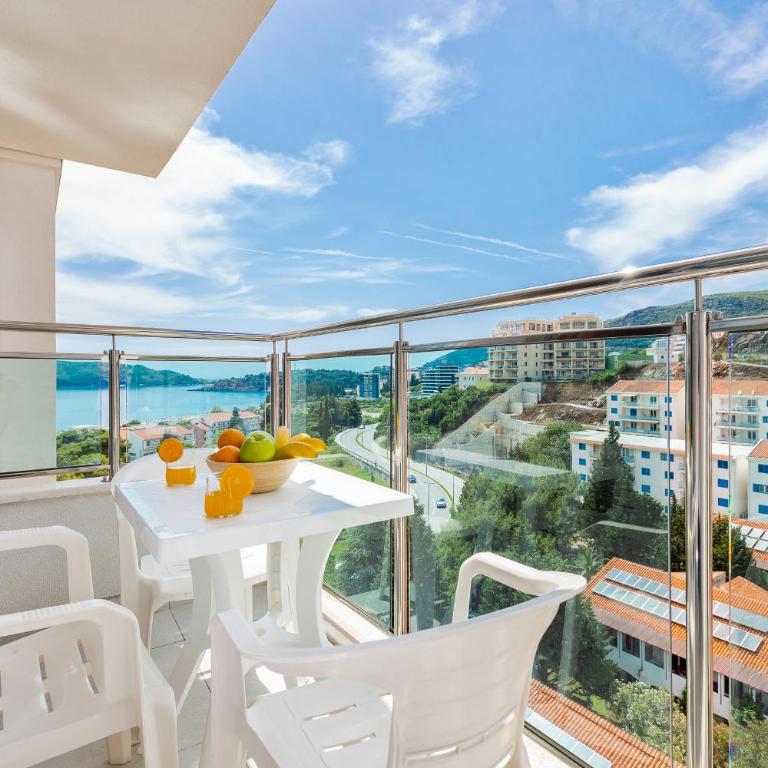 ID LUX APARTMENTS - Two-Bedroom Apartment - 14