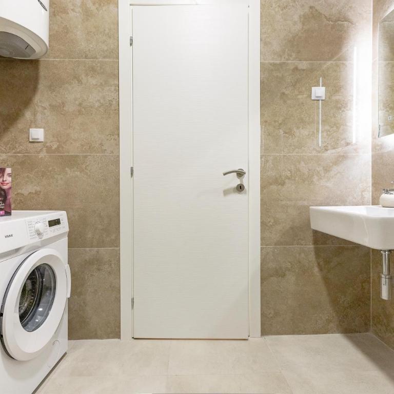 ID LUX APARTMENTS - Two-Bedroom Apartment - 21
