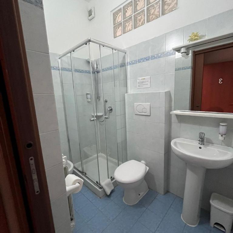 ViaVai Pisa Airport - Family Room with Private Bathroom - 11