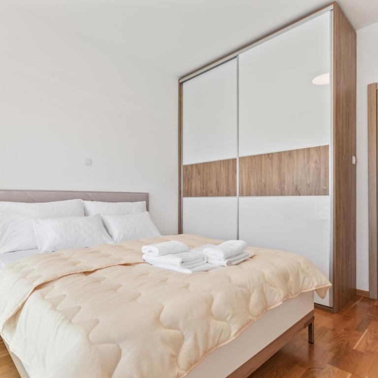ID LUX APARTMENTS - One-Bedroom Apartment - 29