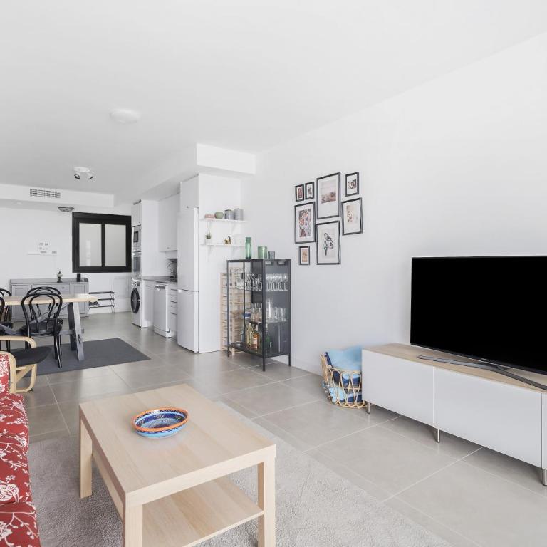 2Bedroom 2Bathroom newly Flat 1 min from the beach - Apartment - 10