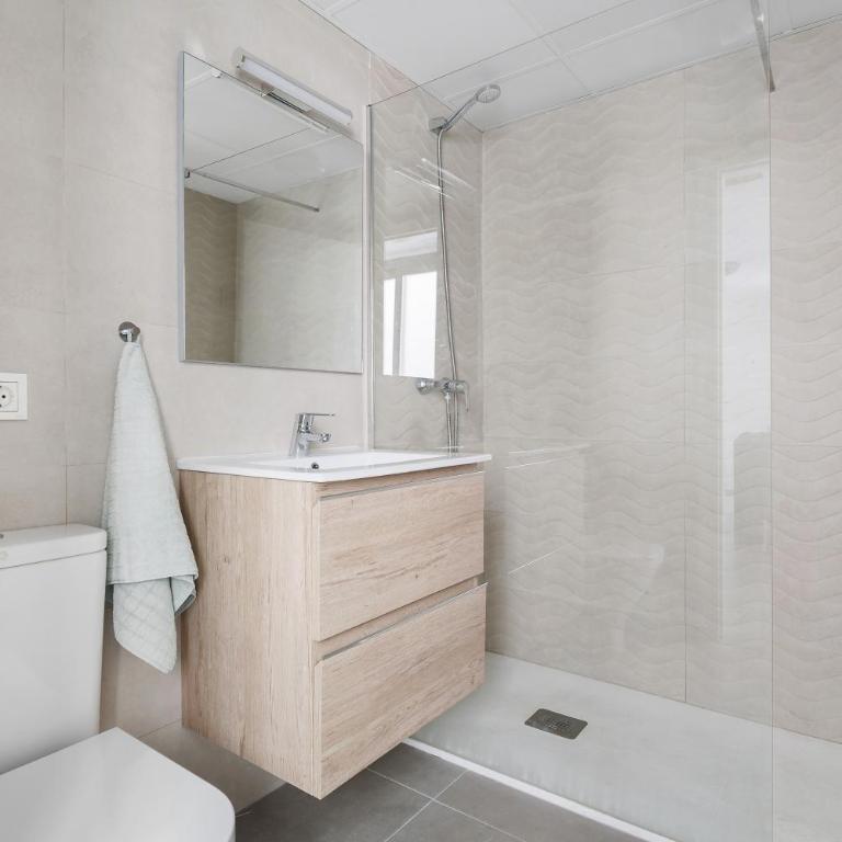 2Bedroom 2Bathroom newly Flat 1 min from the beach - Apartment - 11