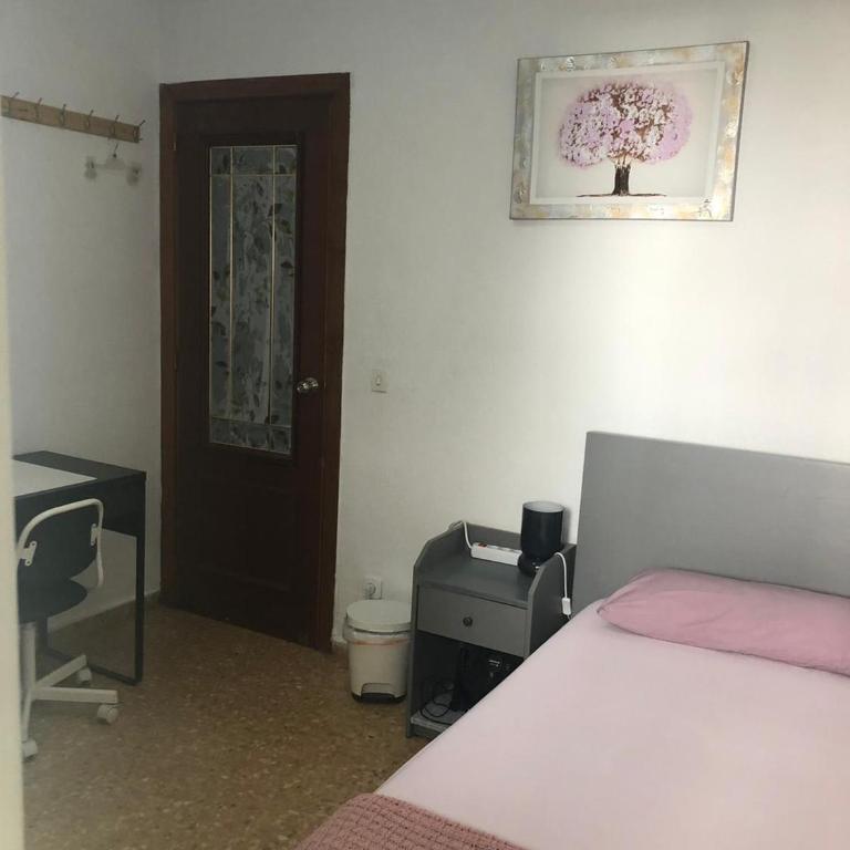 Rooms near the Beach Cabanyal and Universities - Single Room with Shared Shower and Toilet - 2