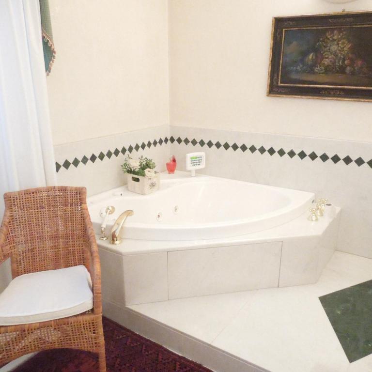 Villa Olivia - Camera King Deluxe - 6