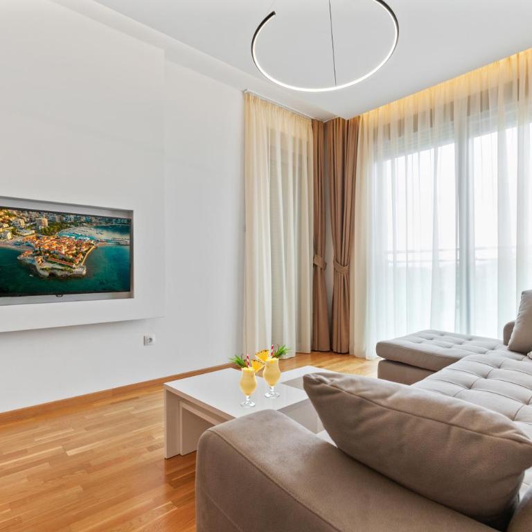 ID LUX APARTMENTS - One-Bedroom Apartment - 24